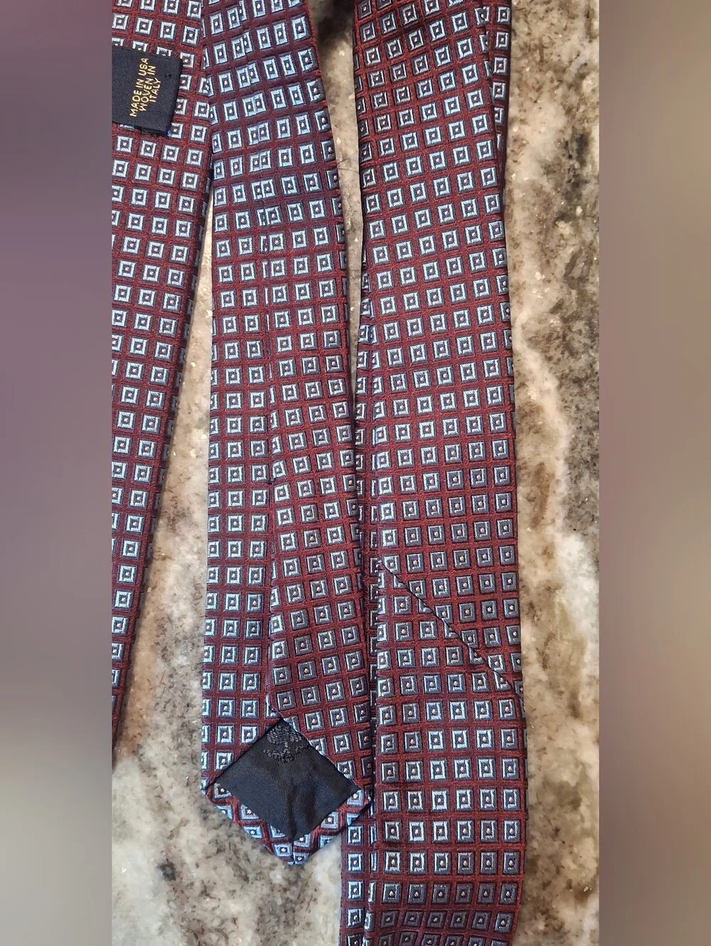 Brooks Brothers 345 Classic Geometric Pattern Men's Tie in Burgundy and Navy